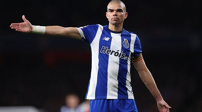Pepe futbola veda etti