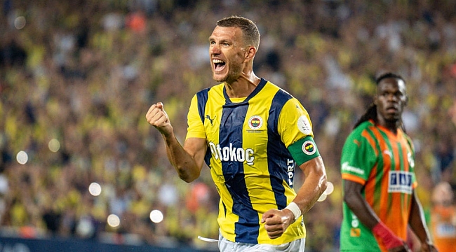 Dzeko efsaneler arasına girdi!