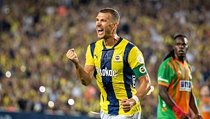 Dzeko efsaneler arasına girdi!