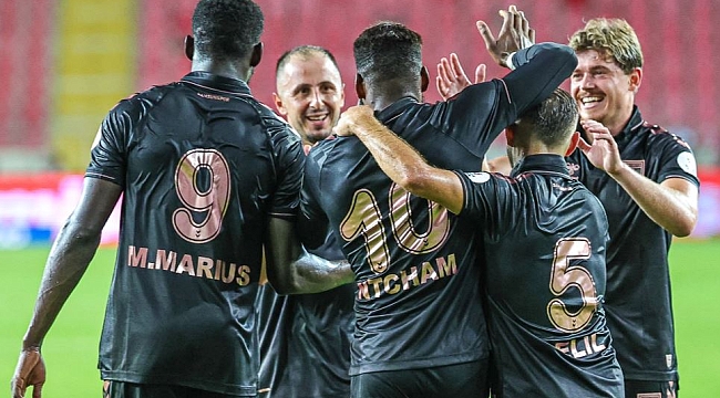 Samsunspor deplasmanda çok rahat! 3 gol, 3 puan