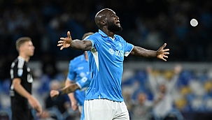 Lukaku atıyor, Napoli kazanıyor
