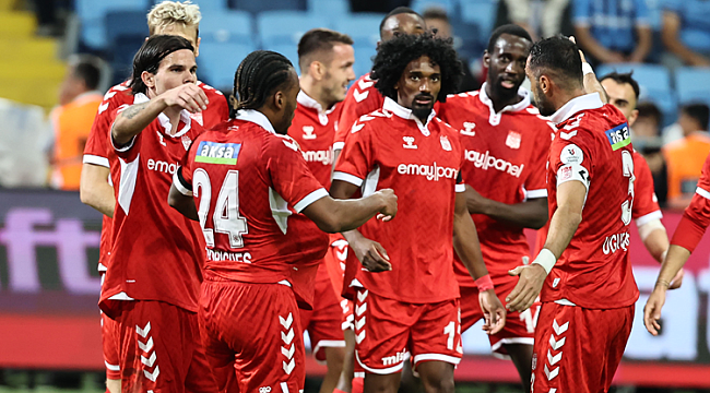 Sivasspor, Adana'da 2-0'dan tam 4 golle geri döndü!