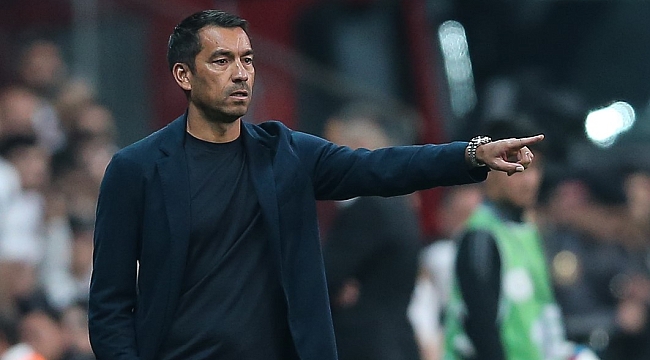 Van Bronckhorst'tan Icardi ve Osimhen'e özel plan!