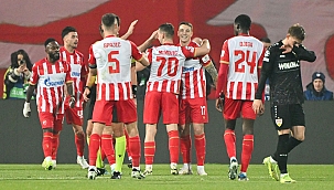 Rade Krunic attı, Kızılyıldız Stuttgart'ı parçaladı