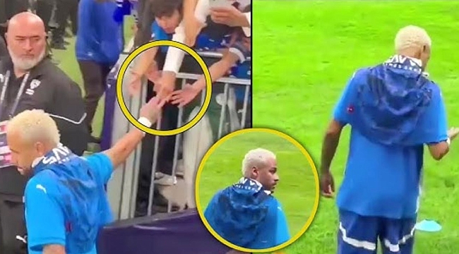 VİDEO Neymar yüzüğünü taraftara çaldırdı