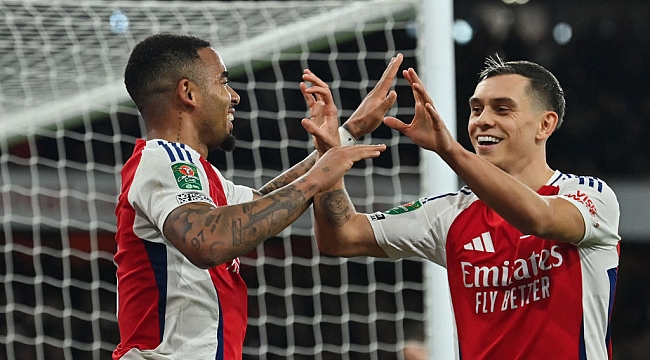 Arsenal geride gelip turladı!
