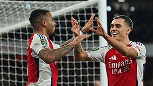 Arsenal geride gelip turladı!