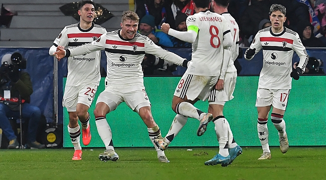 MANU'yu Hojlund kurtardı!