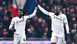 Napoli işi ilk yarıda bitirdi! 