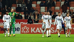 Soyunma odası karıştı: "Sizin tek derdiniz para!"