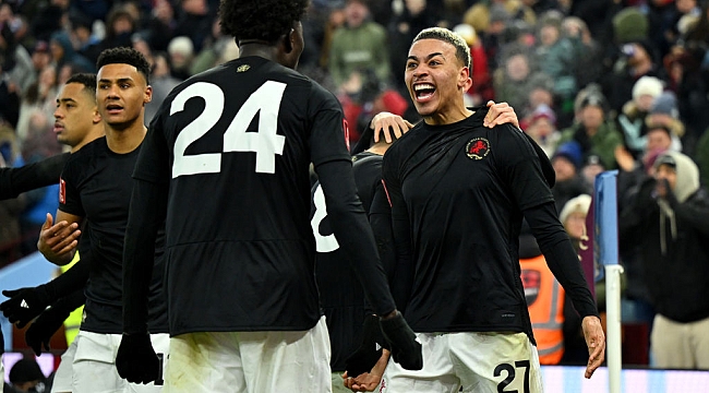 Aston Villa kupada turladı