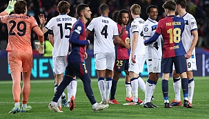 Barcelona zirve fırsatını tepti