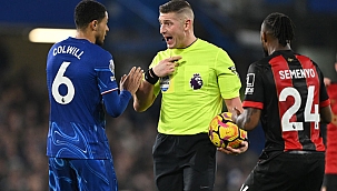 Chelsea bir puanı uzatmada gelen goller kurtardı