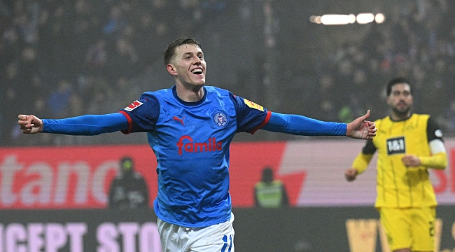 Dortmund, Kiel karşısında yıkıldı