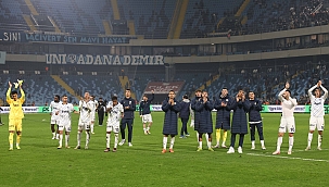 Fenerbahçe Adana'da zaferi böyle kutladı! O anlar...