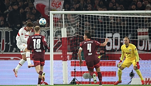 Stuttgart 9 kişi kalan Leipzig'i devirdi