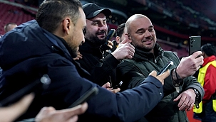Wesley Sneijder taraftarla buluştu