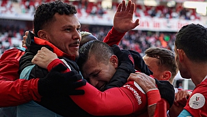 Belözoğlu ve Antalyaspor'un hasreti 90+5'te sona erdi!