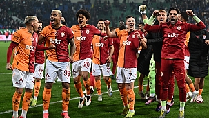 Galatasaray, Rize'de zaferi taraftarıyla kutladı! O anlar
