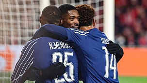 Paris SG tur kapısını açtı