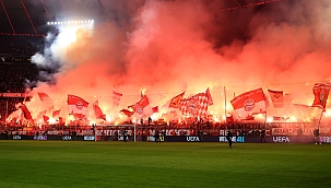 UEFA Şampiyonlar Ligi'nde meşale şov! İşte o anlar...