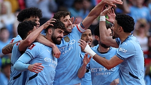 Manchester City FA Cup'ta 2 golle final biletini kaptı!