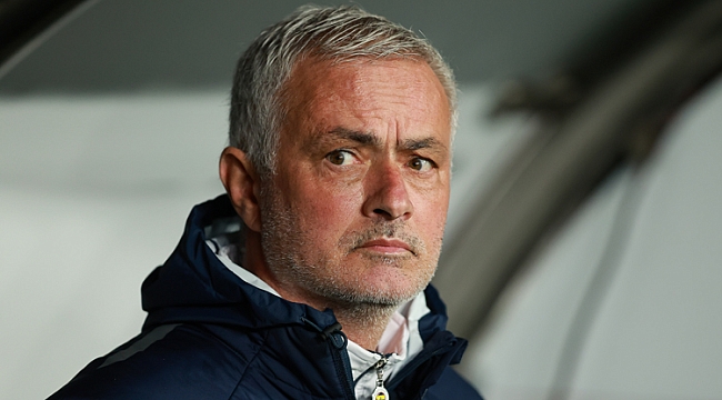 Mourinho maç sonu kırmızı gördü, stattan ayrıldı!