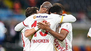 Kayserispor, Adana'da 3 puanı 2 golle cebine koydu!