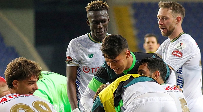 Konyaspor 5 gollü düelloyu kazandı! Geri dönüş...