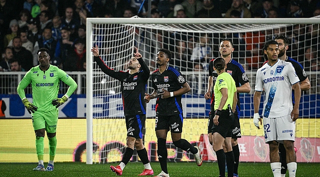 Lyon ikinci yarıda açıldı