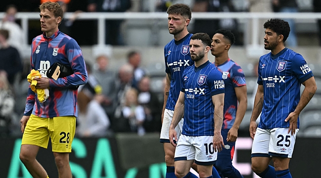Premier League'de küme düşen son takım belli oldu!
