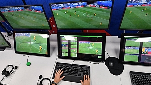 VAR odasında canlı bahis skandalı! İşte o anlar...