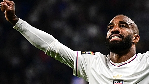 Beşiktaş'ta rota yeniden Alexandre Lacazette!