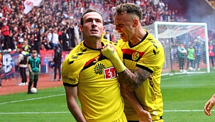 Eskişehirspor şampiyon oldu, TFF 3. Lig'e yükseldi!