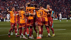 Galatasaray işi ilk yarıda bitirdi!