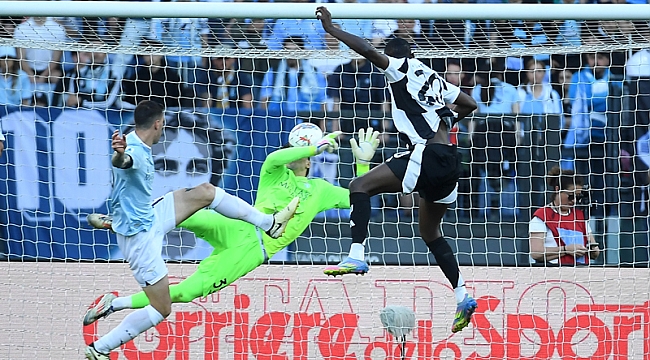 Juventus 10 kişiyle koruyamadı