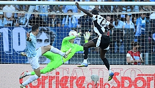 Juventus 10 kişiyle koruyamadı