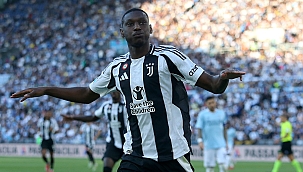 Kolo Muani'yle ilk temas!