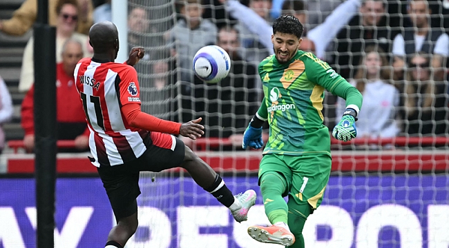 Manchester United 3 puanı unuttu