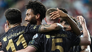 Trabzonspor 3 puanı ikinci yarıdaki gollerle aldı!