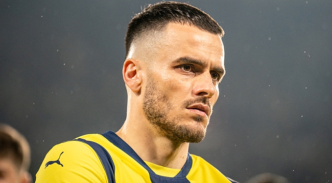 Fenerbahçe'de bir ayrılık daha var! TFF'ye bildirdi