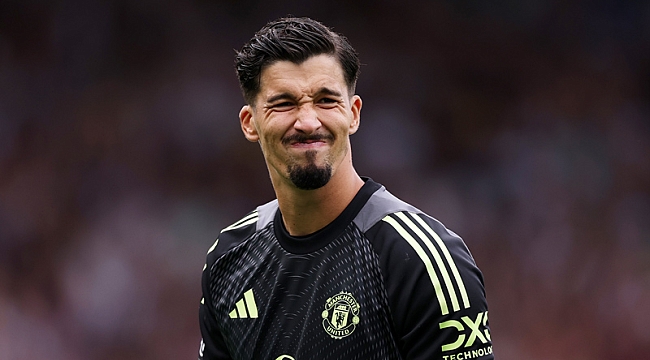 Manchester United yine kayıplarda! Altay Bayındır...