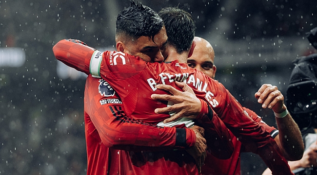 Dev maçta kazanan Manchester United!