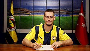 Fenerbahçe'de bir ayrılık daha açıklandı