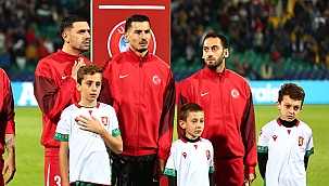 Hakan Çalhanoğlu'ndan transfer yanıtı! G.Saray...