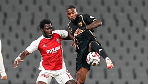 İstanbul'da 4 gollü düello! Kazanan yok, Karagümrük...