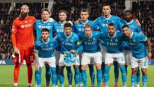 Napoli Hollanda'da 6 gol yedi