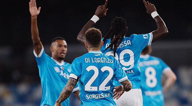 Napoli zirveyi bırakmıyor!