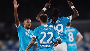 Napoli zirveyi bırakmıyor!