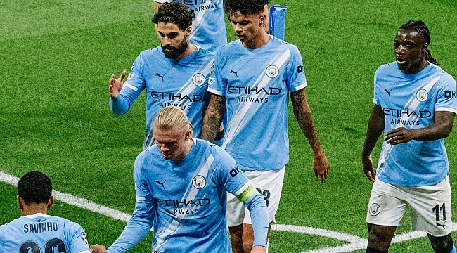 Manchester City 4 golle kazandı
